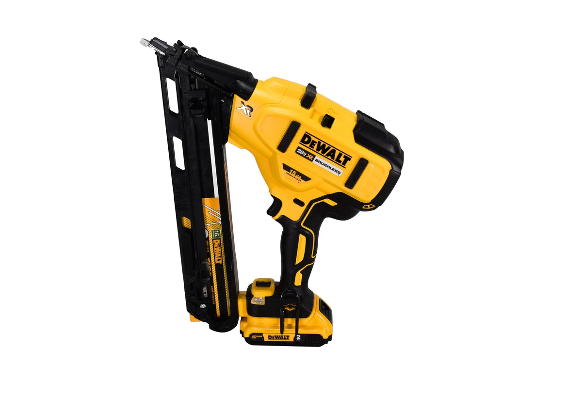 DEWALT 20V MAX Finish Nailer Kit, Angled, 15GA, Battery, Charger & Bag (DCN650D1) - Product image 2