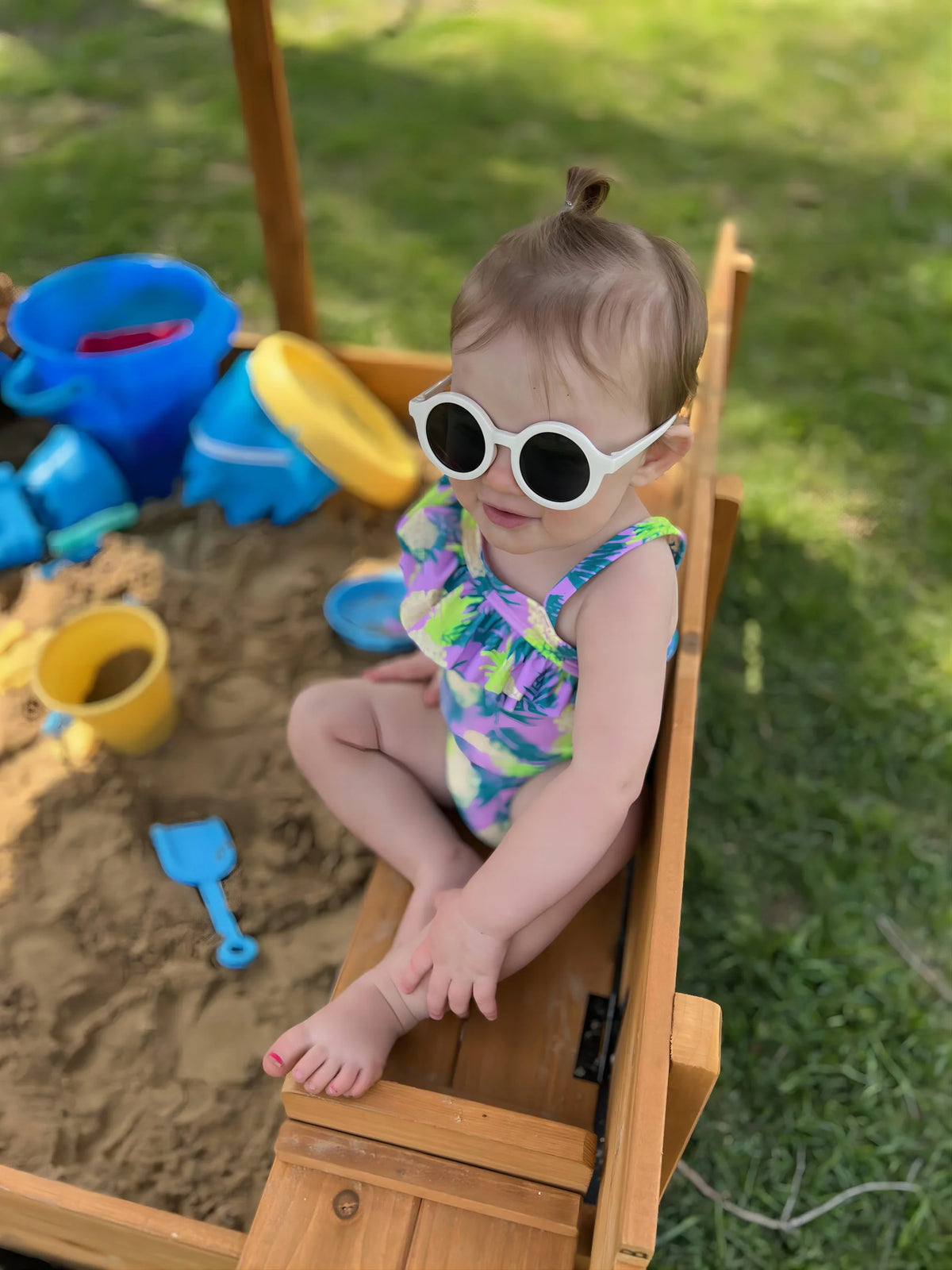 Morgete 47'' Outdoor Sandbox for Kids with Lid and Bench, Wooden Sand Play Toys Center - Product image 3